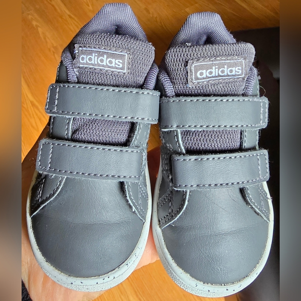 Sz 5.5 Toddler Kids ADIDAS VS PACE 2.0 Grey Leather Two Straps Casual Shoes - Picture 2 of 8